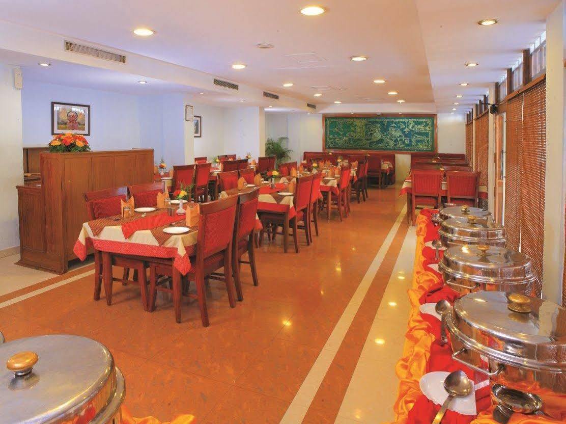 Hotel Excellency Kochi Eksteriør bilde